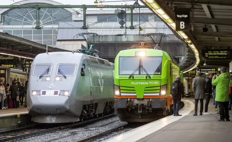 Paketresa med tåg i Sverige - När lönar det sig?