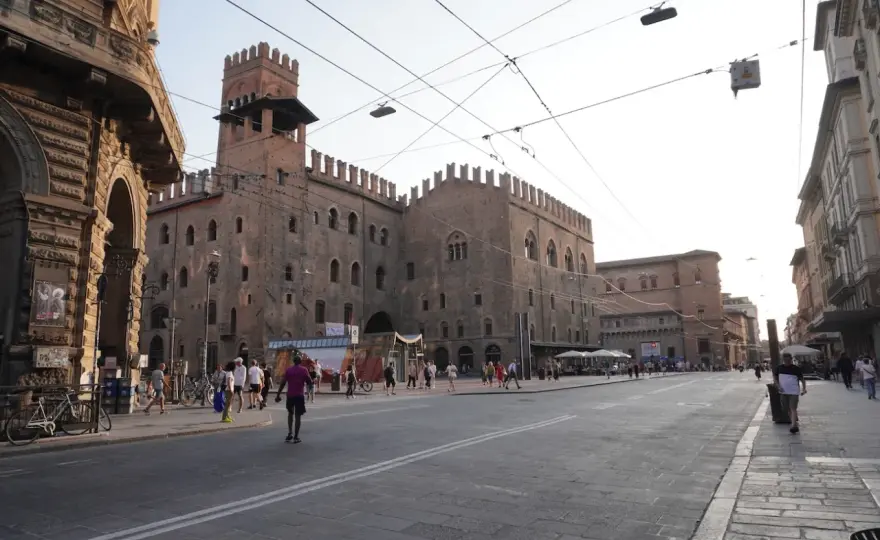 Bologna - Din guide till en smidig resa & bästa upplevelsen