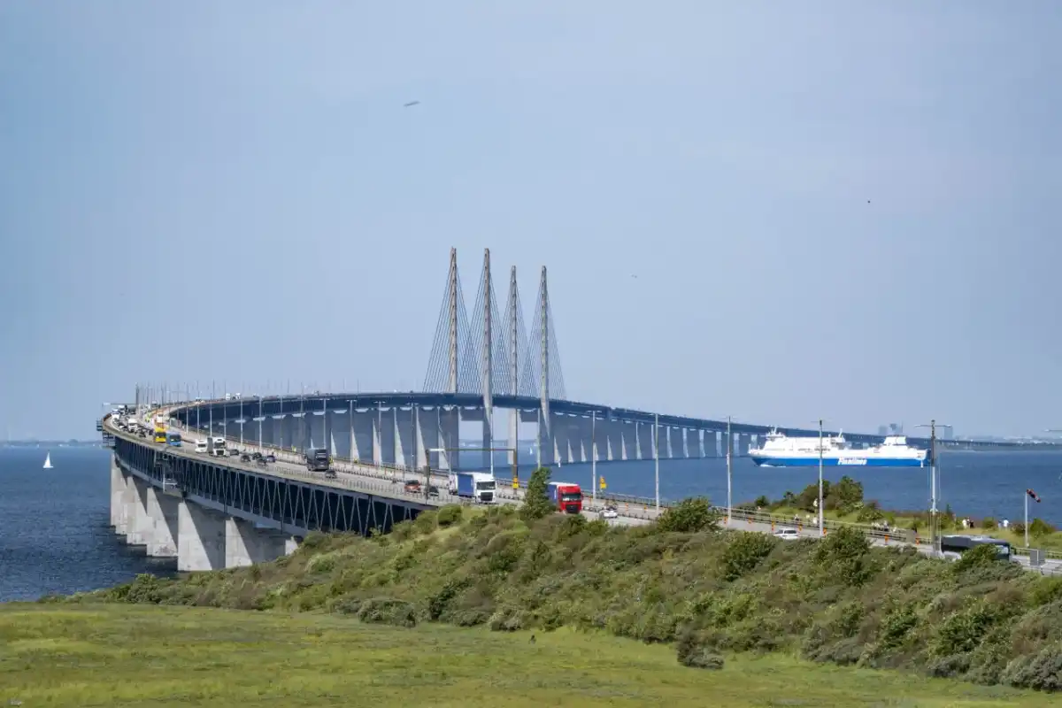 Öresundsbron eller färja? Pris & tips för din bilresa till Danmark